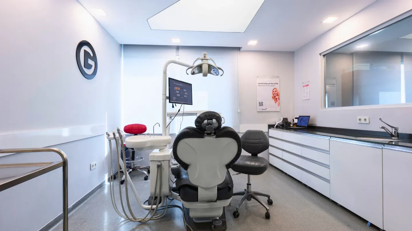 Dental treatment room at the Lara clinic